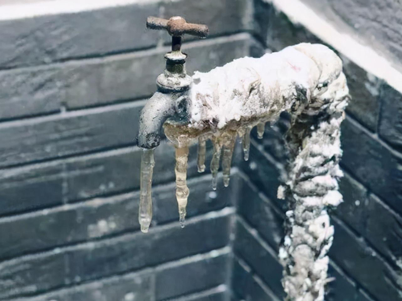 水管凍裂了如何修補，水管凍住了怎么辦，預防水管凍住有效的方法